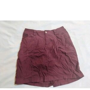 Duluth Trading Co Women's Burgundy Skort